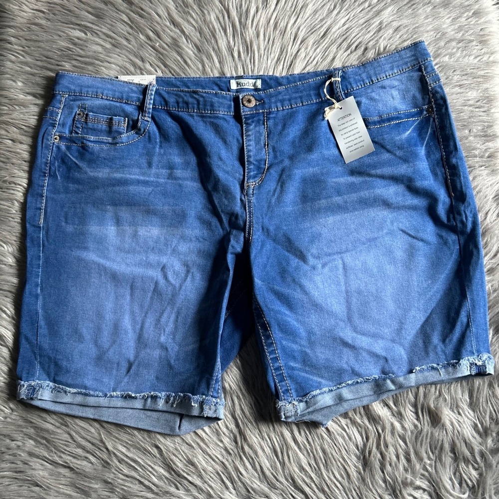 Mudd Bermuda Low Rise Jean Shorts Womens Size 24W Blue Stretchy‎